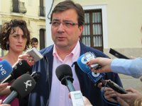 Vara acusa a Cascos de "patriotismo malentendido" por querer seguir "manteniendo el poder" en Cajastur