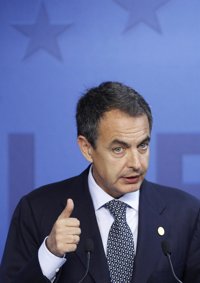 Zapatero advierte a Bildu de que tendrá que cumplir "toda la ley" 