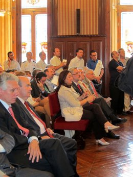 Zarrías, Segundo Por La Izquierda, En La Constitución De La Diputación De Jaén.