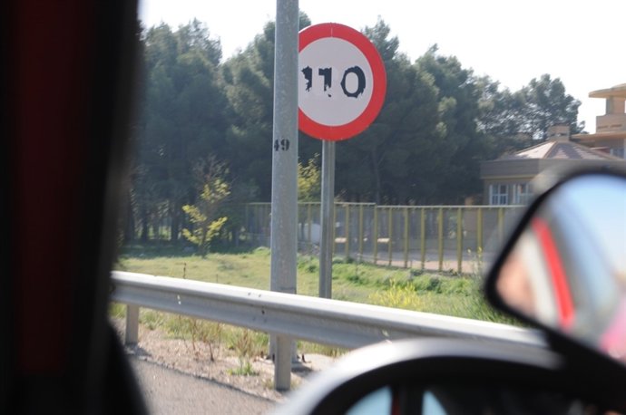 Una Señal Defectuosa De 110 Km/H