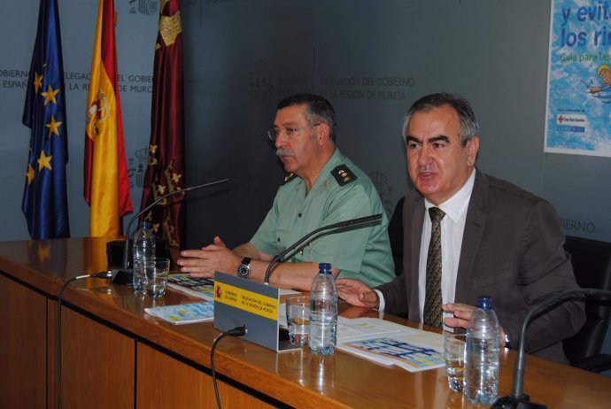 El Coronel Jefe De La 5ª Zona De La Guardia Civil, Bejamín Martín, Y El Delegado
