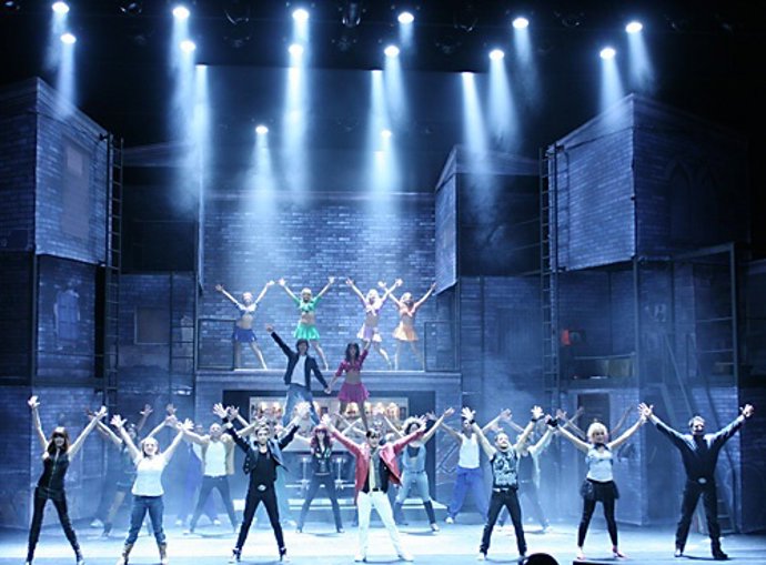 Imagen Del Musical 'Hoy No Me Puedo Levantar'.