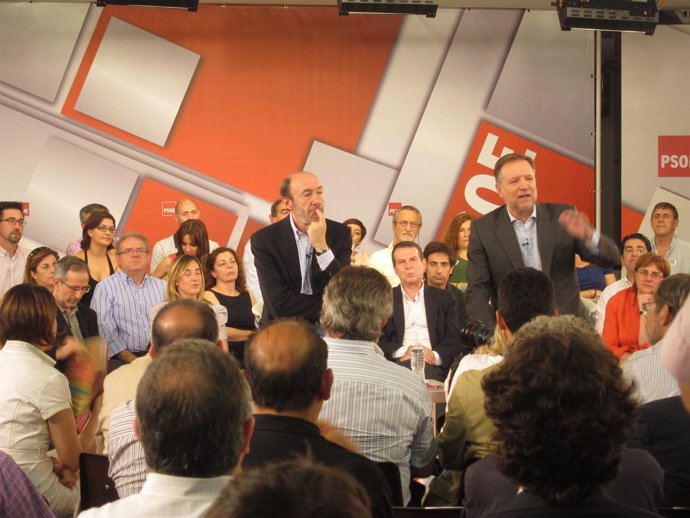 Rubalcaba En Una Reunión Con Alcaldes Del PSOE
