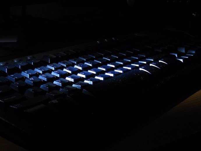 Teclado En Sombras Por Dennis Vu Photography For Unleashed Media CC Flickr 