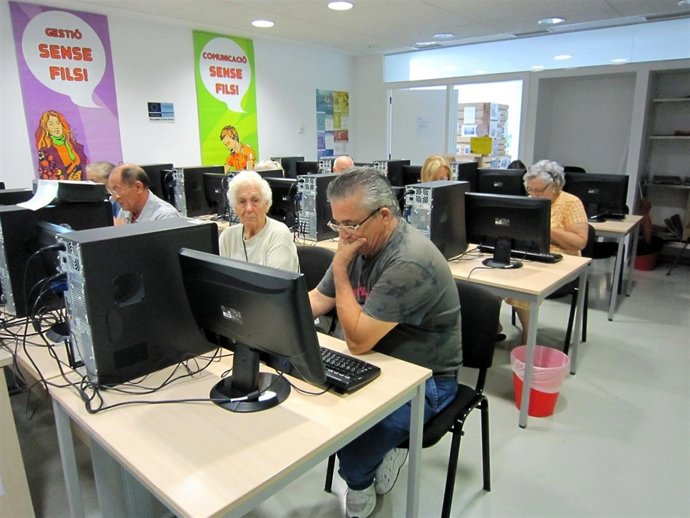 Curso De Informática Para Personas Mayores.