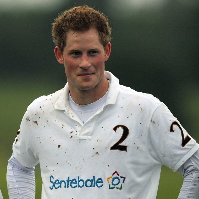 El Principe Enrique En Un Partido De Polo