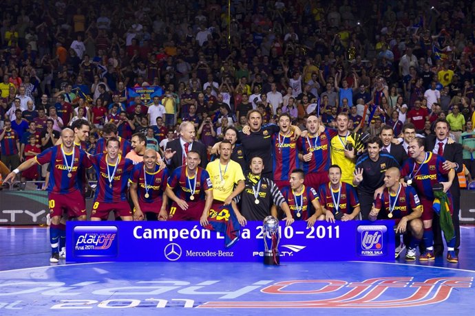 El Barcelona Suma La Primera Liga De Su Historia Y Logra El Triplete