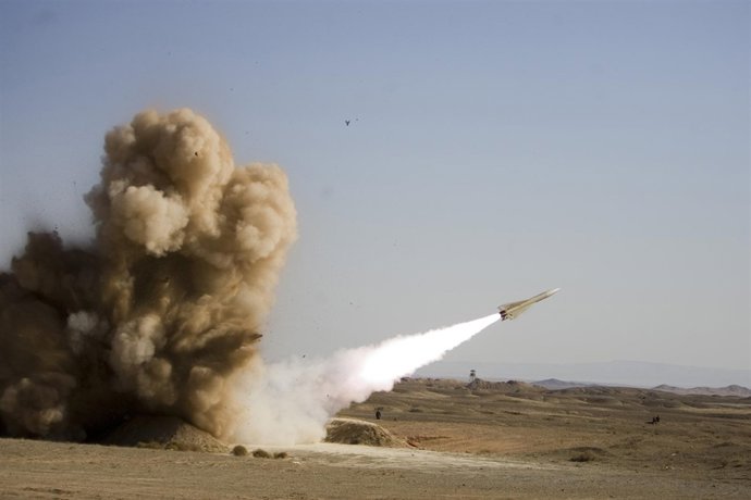 Irán Prueba Nuevos Misiles