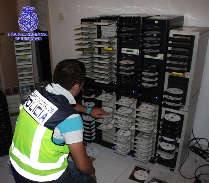 Producción De Cedés Piratas