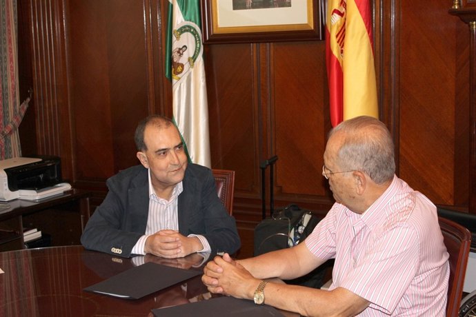 El Presidente Del Puerto, José Cejudo, Junto Al Presidente De Resurgir.