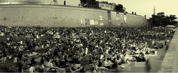 Vista Del Foso Del Castell De Montjuic