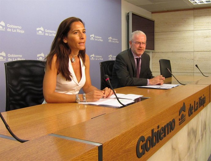 Figuerola Y Cobo En La Presentación Vuelos Lanzarote Y Tenerife