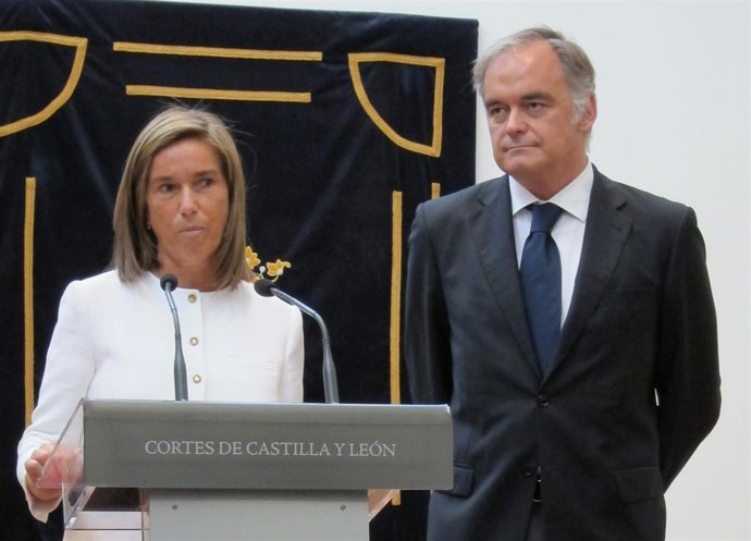 Ana Mato, Con González Pons.