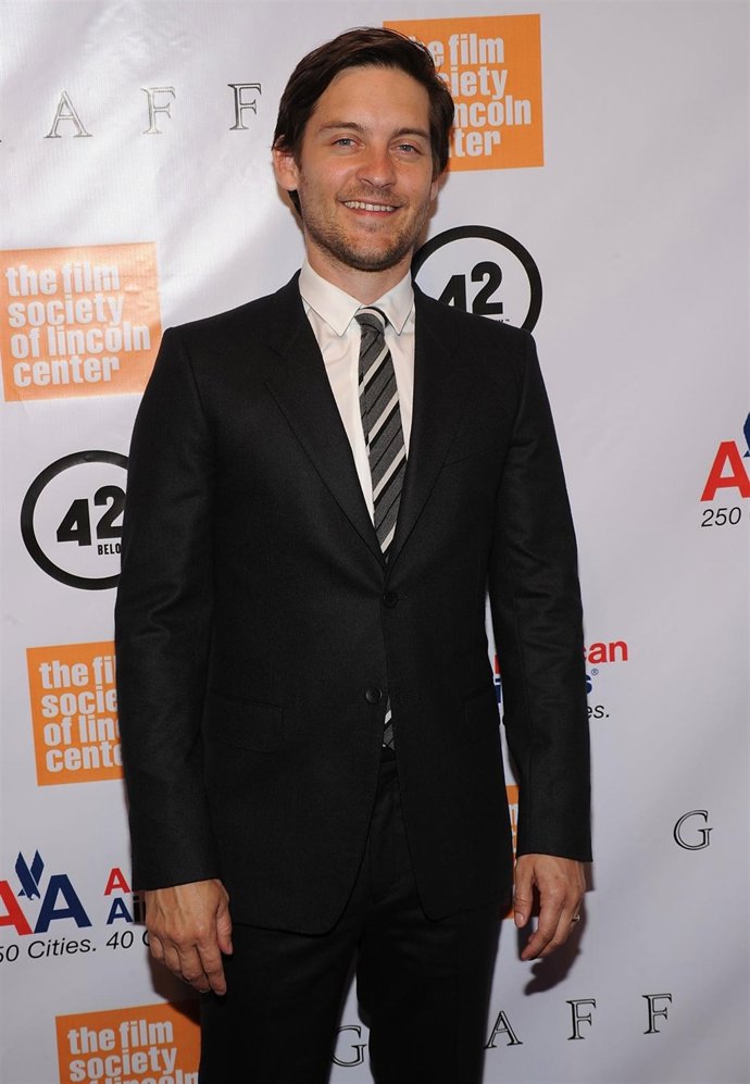 El Actor Tobey Maguire Posando En Un Photocall
