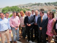 Arenas propone que se "replantee" y "revitalice" el papel de las diputaciones pero considera que no pueden desaparecer