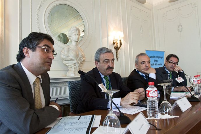 Los Portavoces En La Comisión De Fomento Y Vivienda Del Congreso