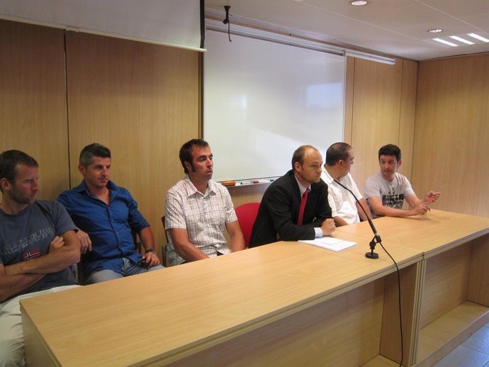 Mostoristas Profesionales Arropan A Una Afectado Por Accidente De Tráfico