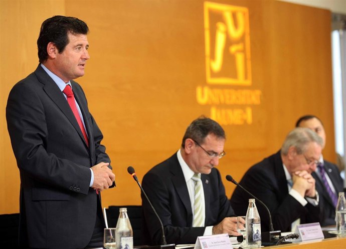 José Císcar En La Entrega El Sello De Oro De La UJI