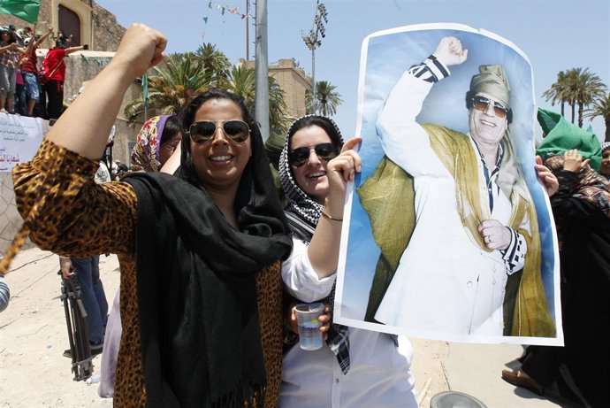 Partidarias Del Lider Libio Muamar Gadafi