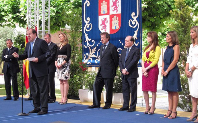 El Presidente De La Junta, Juan Vicente Herrera, Con Sus Consejeros