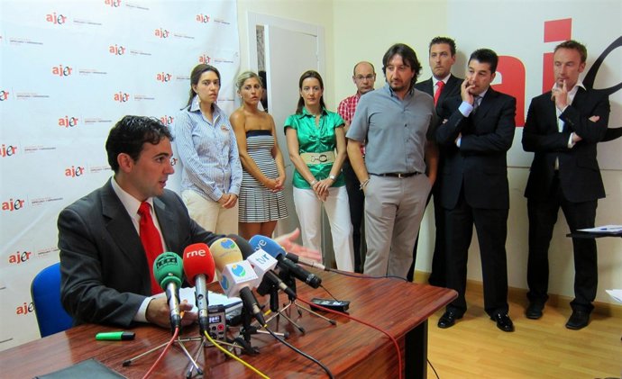Rubén Navarro Y La Nueva Junta Directiva De AJER