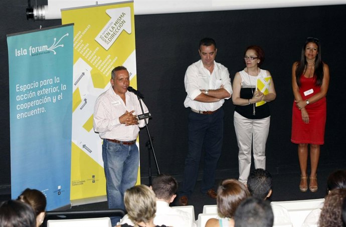 NOTA DE PRENSA, FOTOGRAFÍAS E IMÁGENES: INMIGRACIÓN ENCUENTRO INSULAR