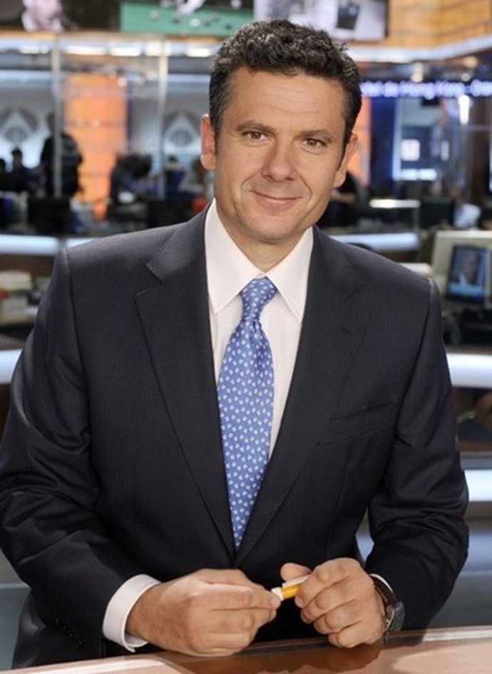 El Presentador Roberto Arce