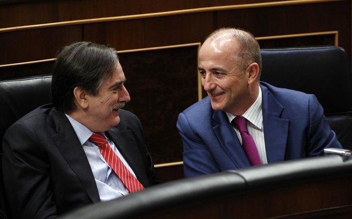 Valeriano Gómez Y Miguel Sebastián En El Congreso
