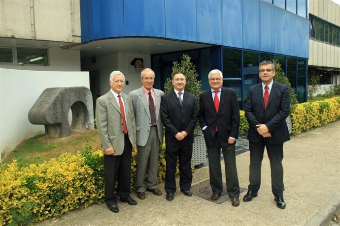 Representantes De Maier Y Cidetek.