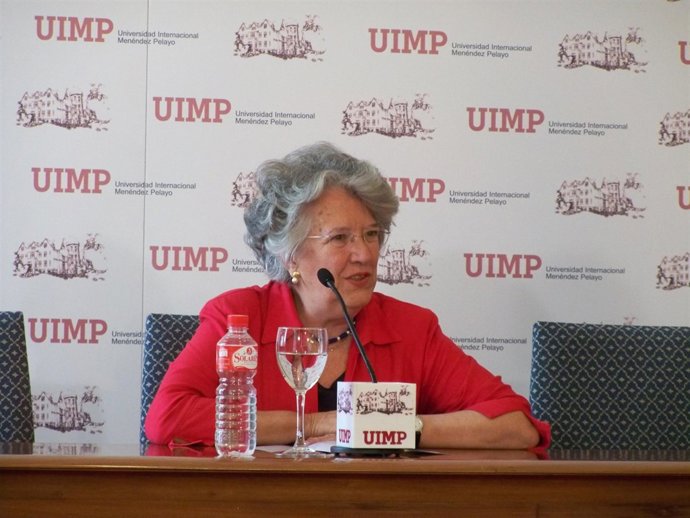 Ángeles Durán En La Rueda De Prensa