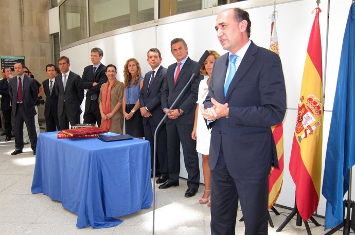 Enrique Verdeguer Interviene En Presencia De Los Altos Cargos De Economía.