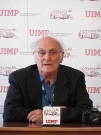 Carlos Saura espera que la capitalidad europea sirva para que San Sebastián "se abra todavía más" a la gente