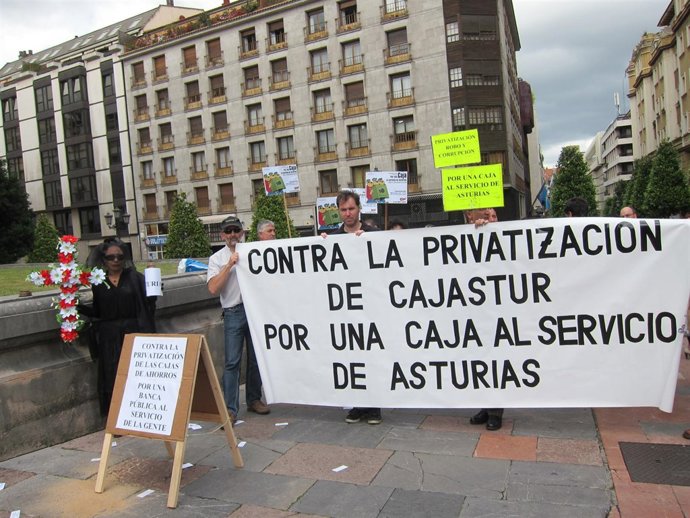 Protestas En La Asamblea De Cajastur.
