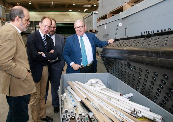 El Consejero José Juan Díaz Trillo En Planta De Recilec En Una Imagen De Archivo