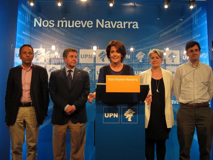 Barcina Acompañada De Cuatro De Sus Futuros Consejeros De Gobierno.