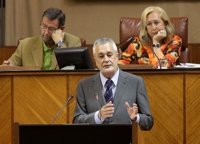 Griñán advierte a Valderas de que IU-CA tiene gente en sus filas que "justifica votar" al PP en Andalucía