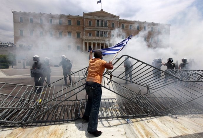 Protestas Frente El Parlamento Griego, Grecia