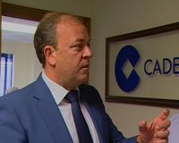 Monago dice que cuando un político "se pone a jugar a técnico" provoca "déficit, deuda y paro"