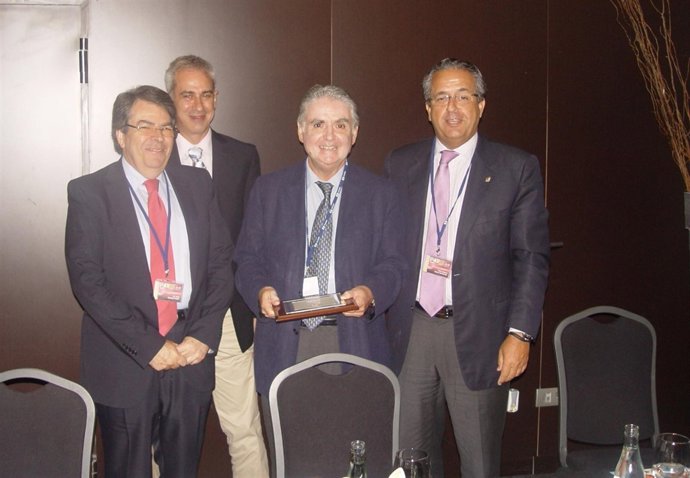 La Sociedad Canaria De Cirugía Nombra Socio De Honor A Arturo Soriano