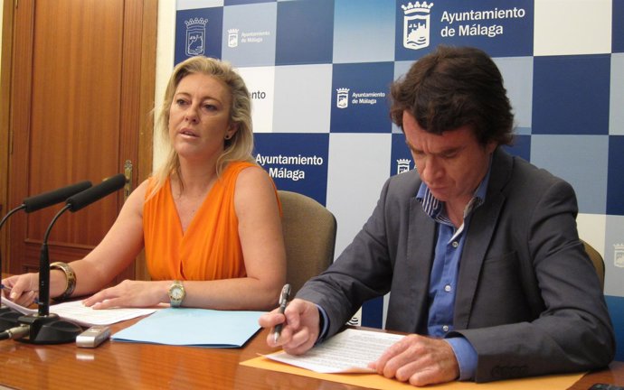 La Concejala De Turismo, Carolina España, Y El Director Área, Francisco Quereda