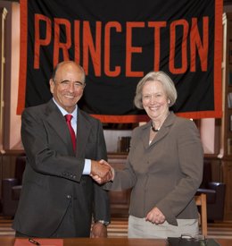 Emilio Botín, Presidente Del Banco Santander, Y Shirley M. Tilghman, De Princeto