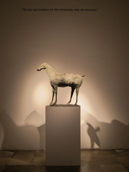 Una De Las Esculturas De Marino Marini