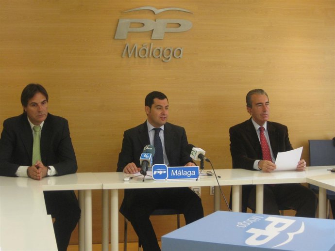 Miembros del comité electoral del PP de Málaga y Juan Manuel Moreno