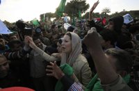 La hija de Gadafi anuncia contactos entre el régimen de su padre y los rebeldes