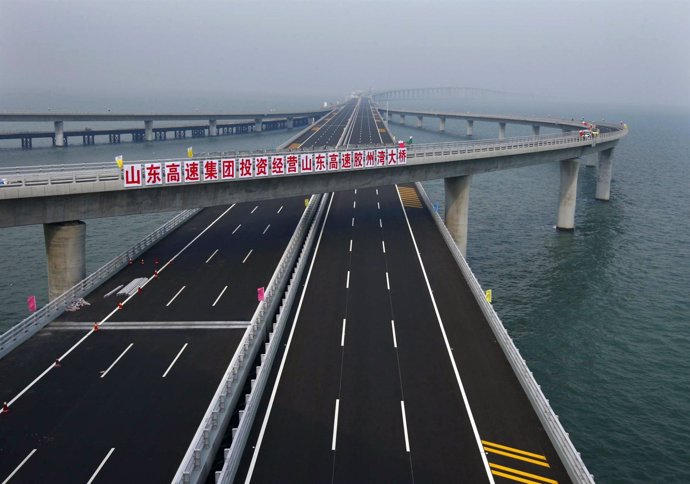 China Inaugura El Puente Más Largo Del Mundo Sobre El Mar