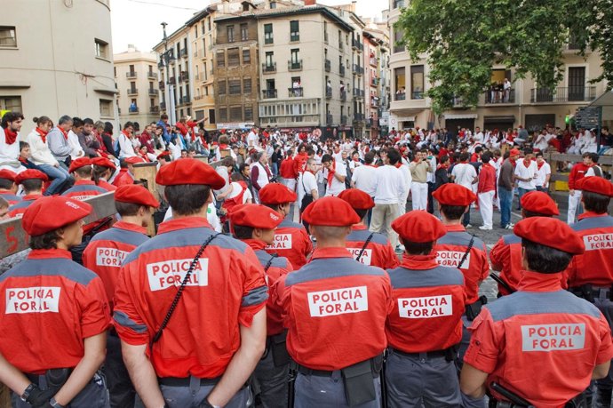 Dispositivo De La Policía Foral Durante Las Fiestas De San Fermín.