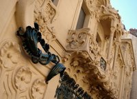 La SGAE permanece cerrada a cal y canto durante el registro de la Guardia Civil