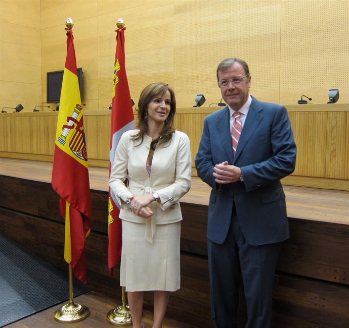 Los Consejeros De Agricultura Y Fomento, Silvia Clemente Y Antonio Silván