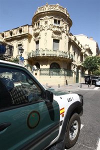 Gritos de "No hay pan para tanto chorizo" a las puertas de la SGAE