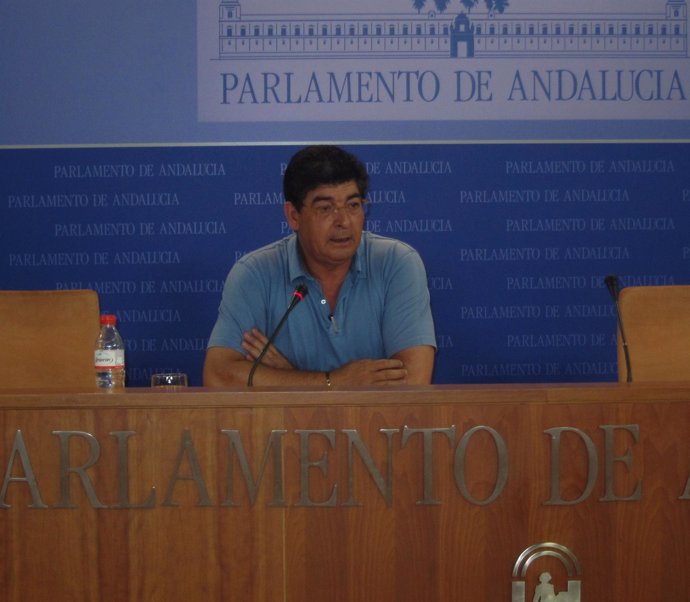 Rueda De Prensa De Diego Valderas En El Parlamento